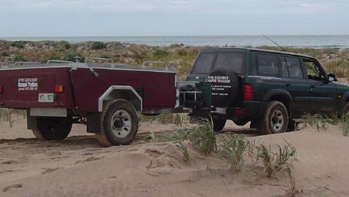 Cleve 4WD and Camping 4X4 on beach